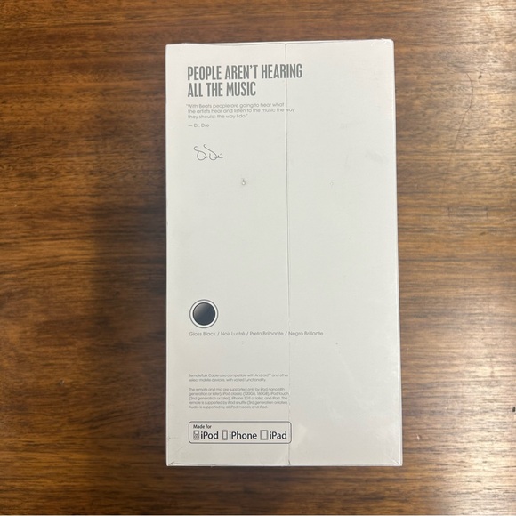 Beats Solo3 Wireless On-Ear Headphones in Gloss Black NEW IN BOX! - Picture 8 of 11